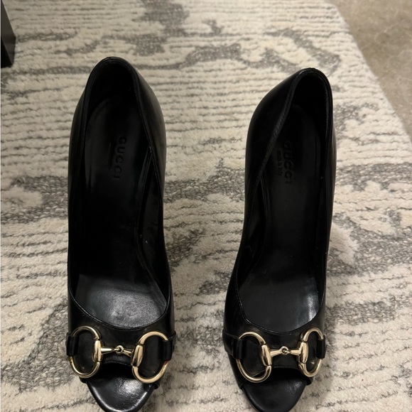 Gucci horseshoe pumps - Picture 2 of 3